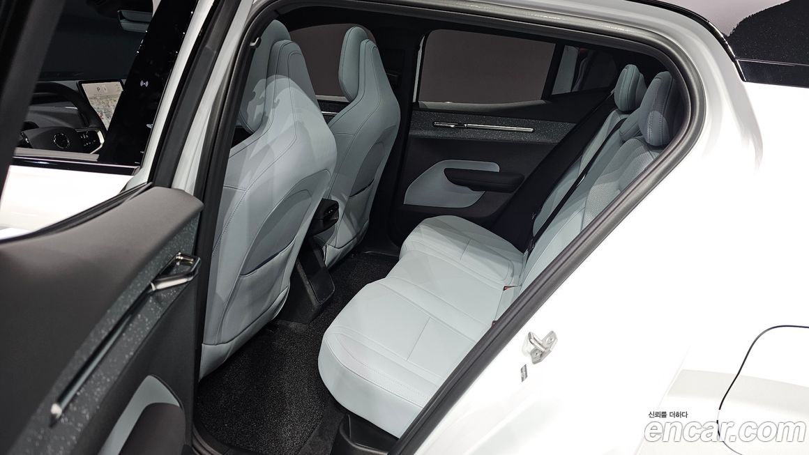 Volvo EX30 2025