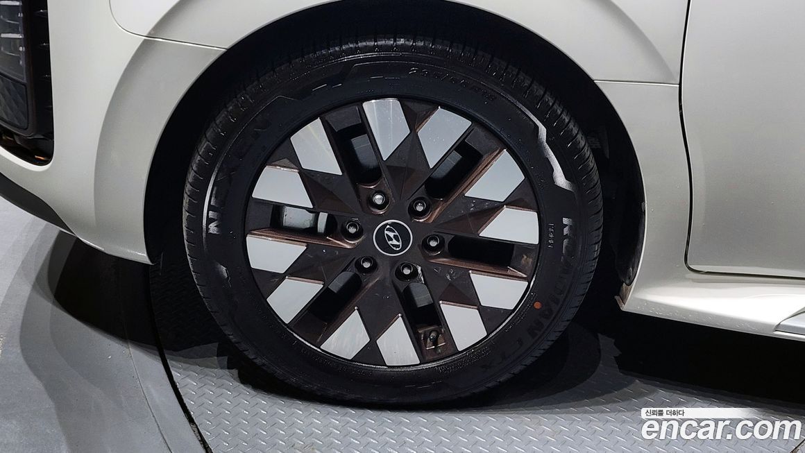 Hyundai Staria 2023