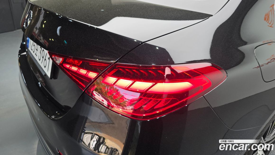 Mercedes-Benz C-Class 2023