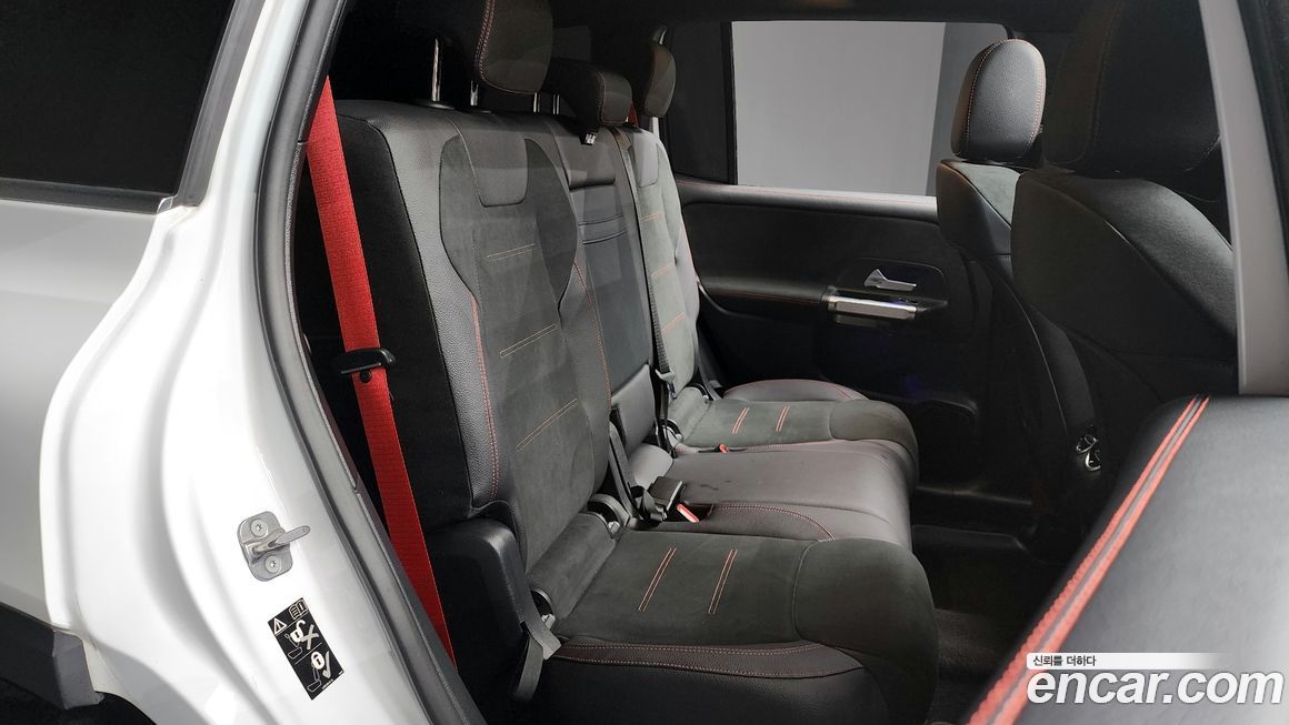 Mercedes-Benz GLB-Class 2023