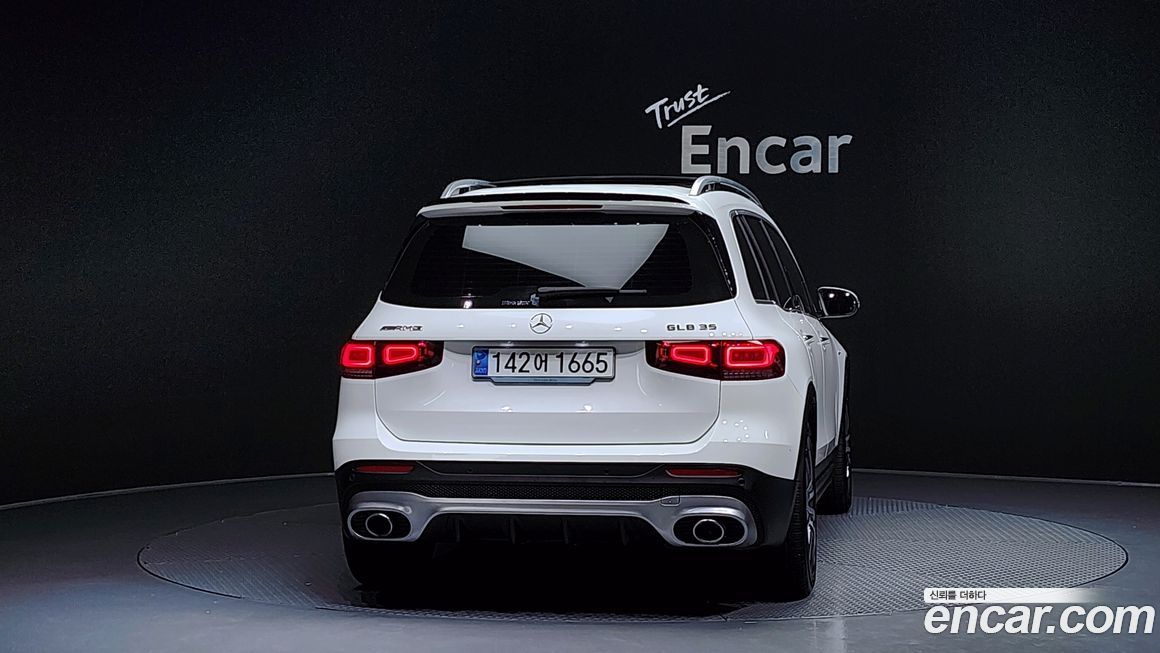 Mercedes-Benz GLB-Class 2023