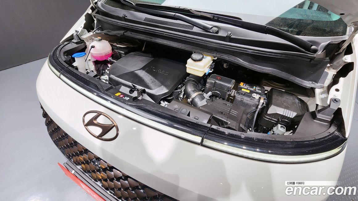 Hyundai Staria 2023