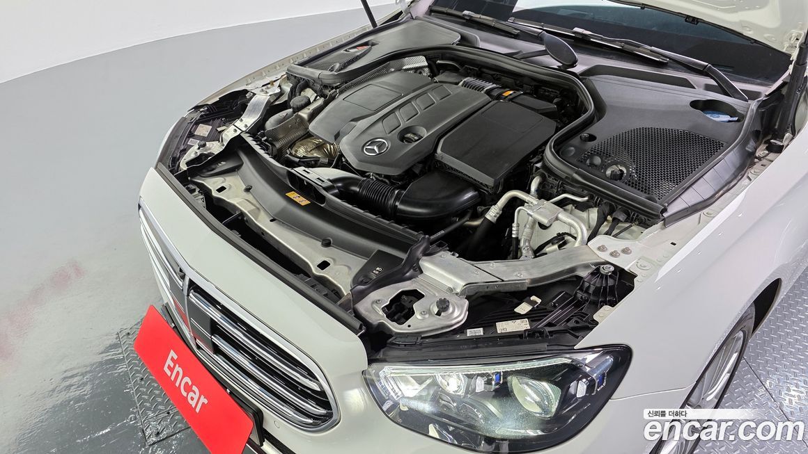 Mercedes-Benz E-Class 2021