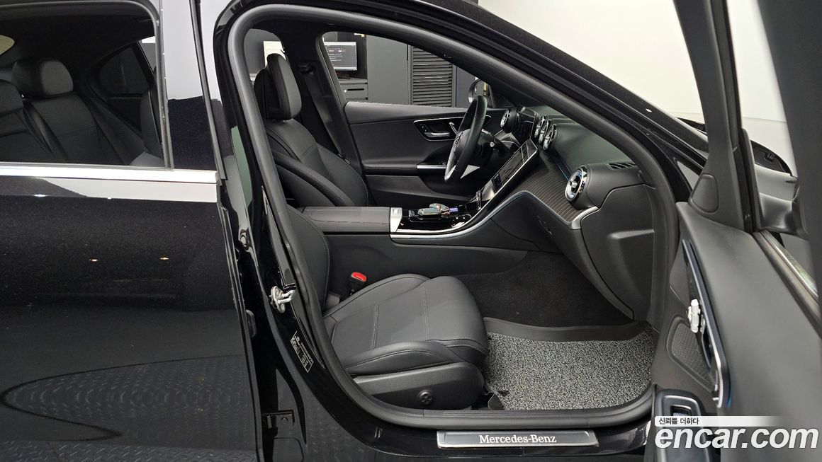 Mercedes-Benz C-Class 2023