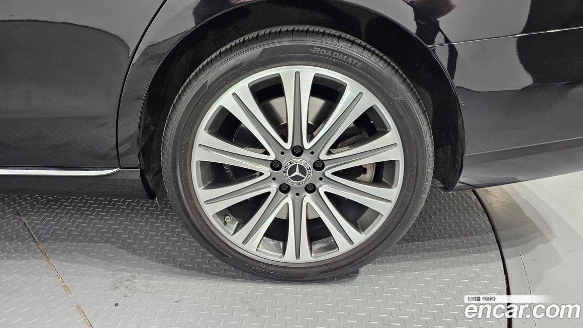 Mercedes-Benz E-Class 2021