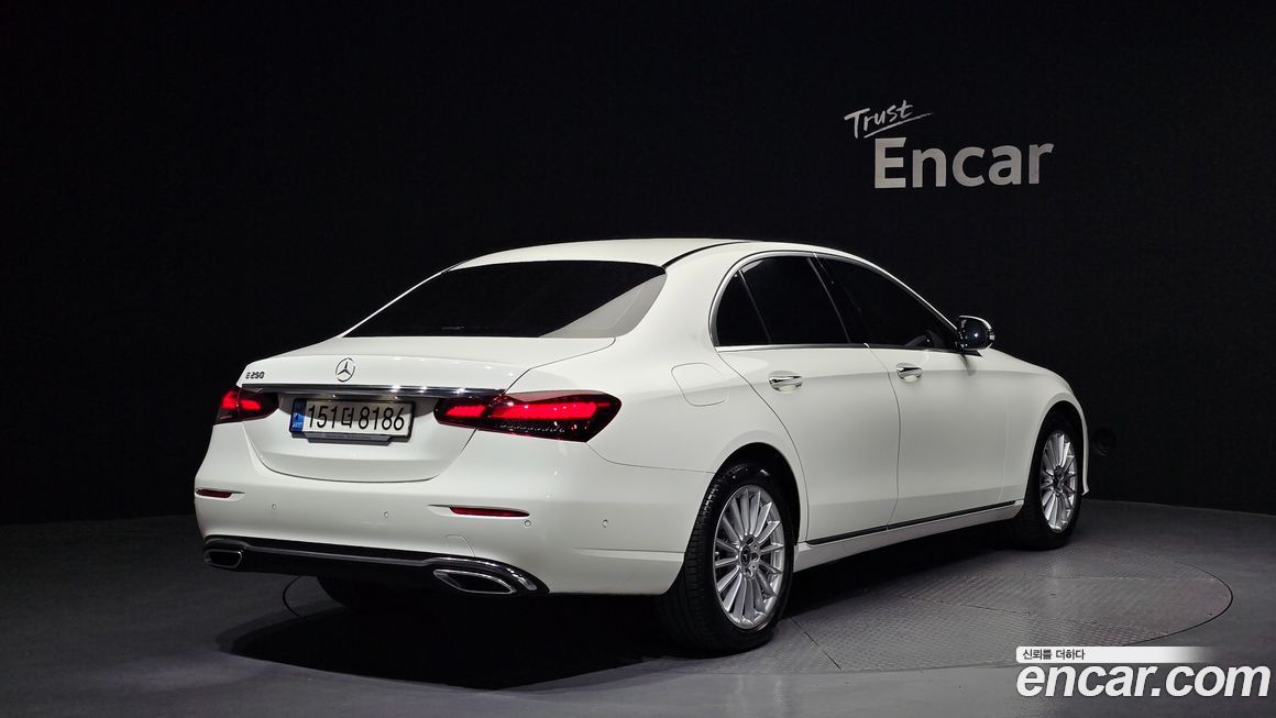 Mercedes-Benz E-Class 2021