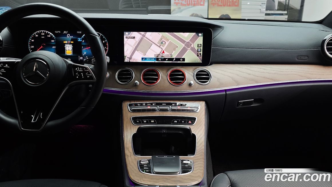 Mercedes-Benz E-Class 2021