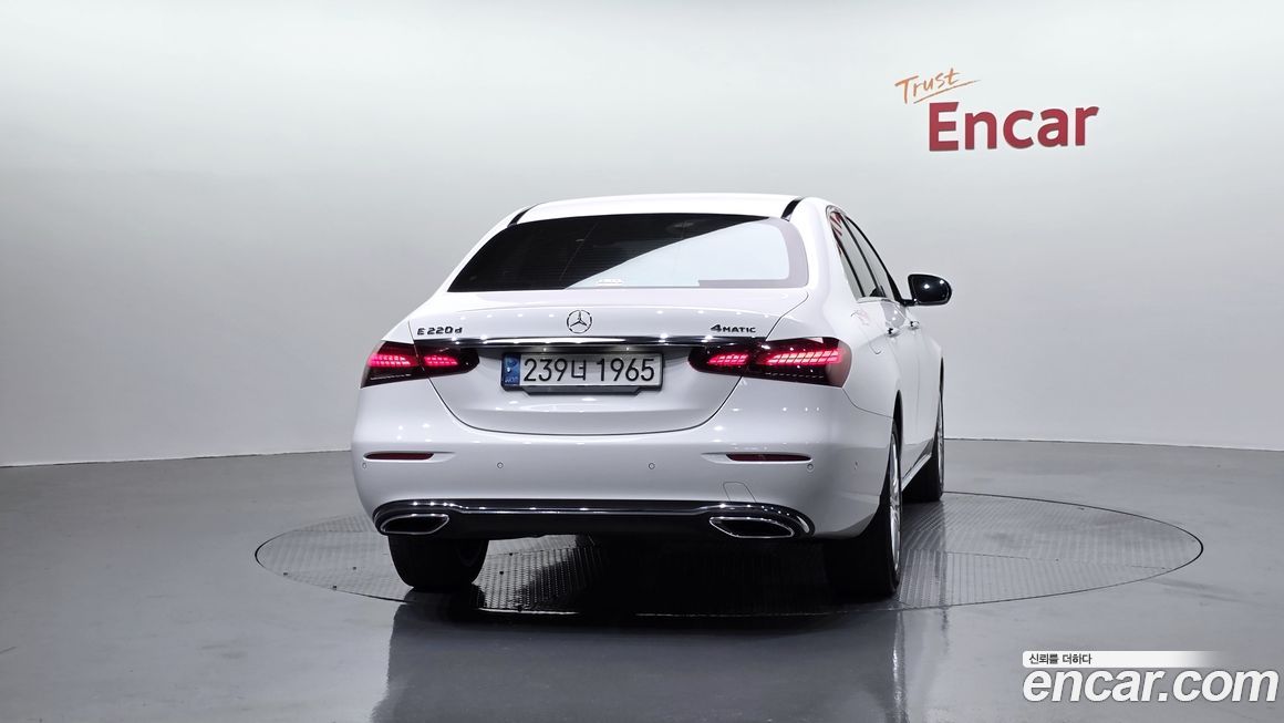 Mercedes-Benz E-Class 2021