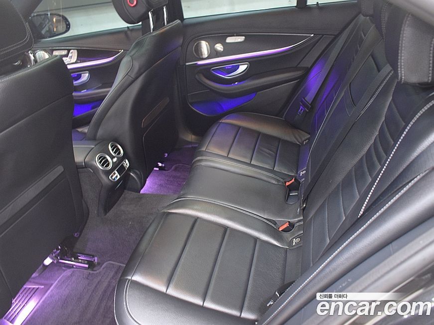 Mercedes-Benz E-Class 2022