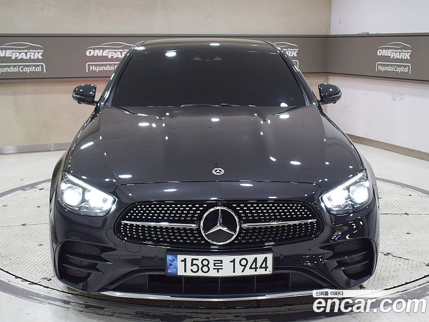 Mercedes-Benz E-Class 2022