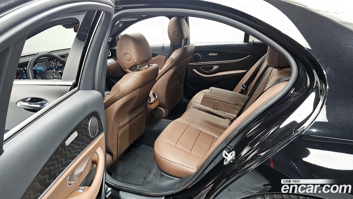 Mercedes-Benz E-Class 2023