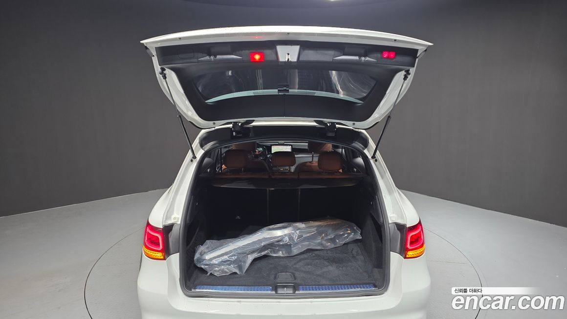 Mercedes-Benz GLC-Class 2022