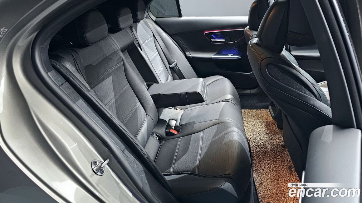 Mercedes-Benz C-Class 2022