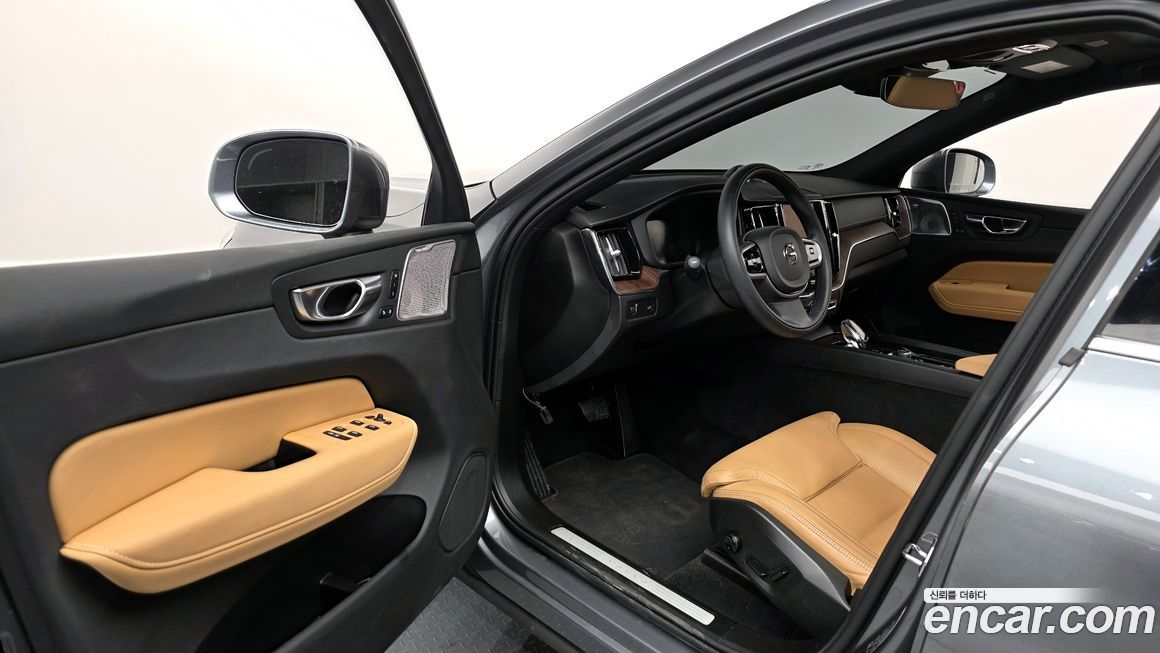 Volvo XC60 2021