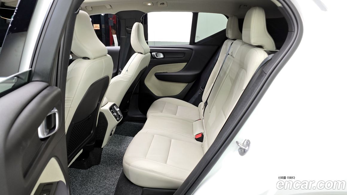 Volvo XC40 2024