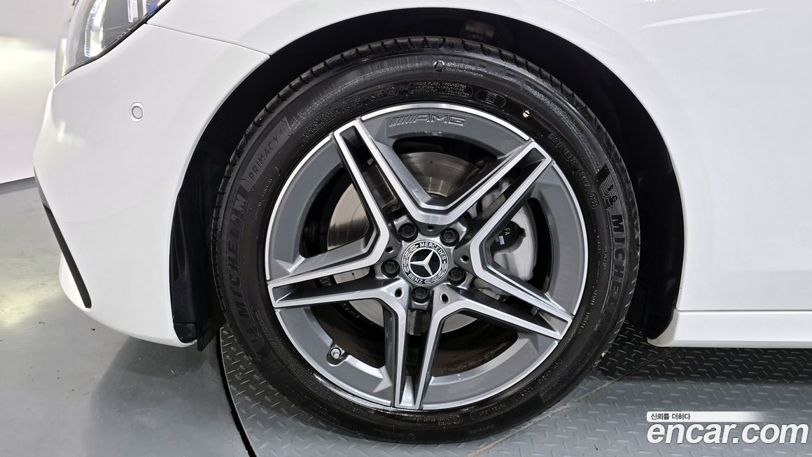 Mercedes-Benz E-Class 2023