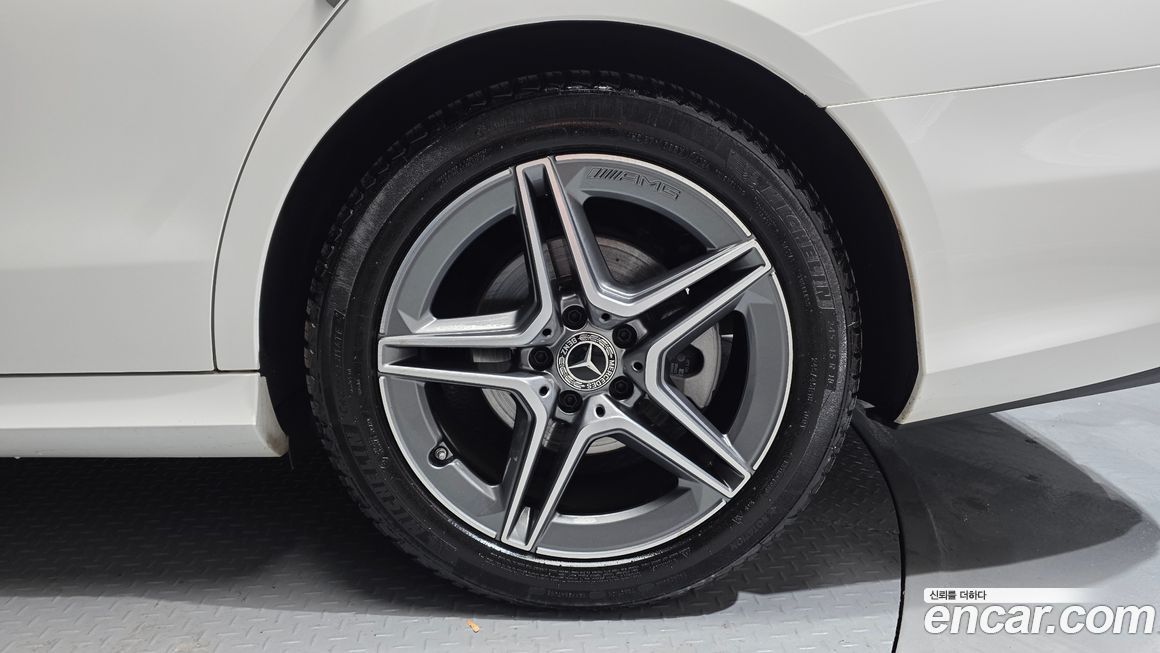 Mercedes-Benz E-Class 2023