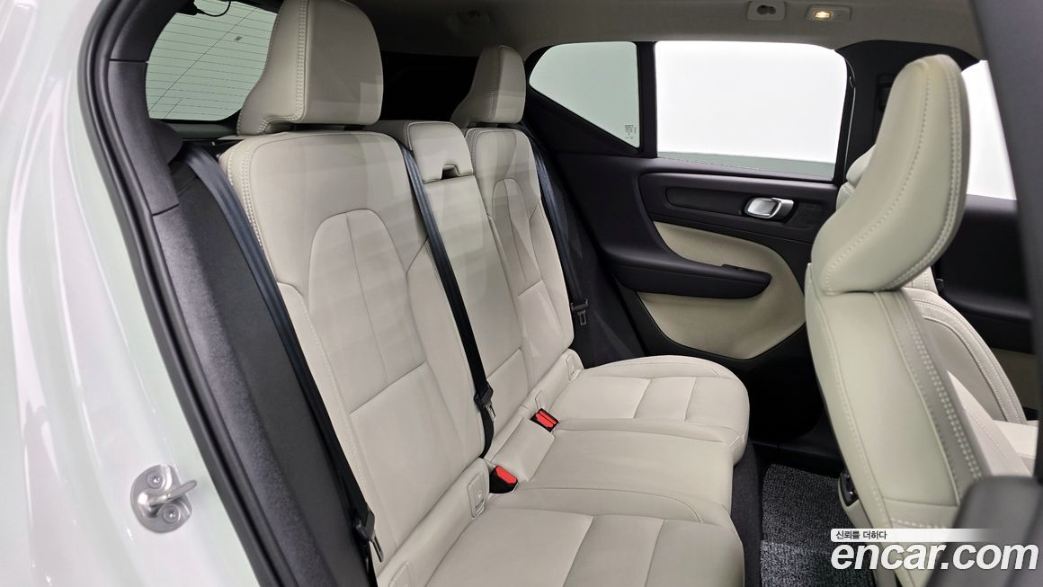 Volvo XC40 2024