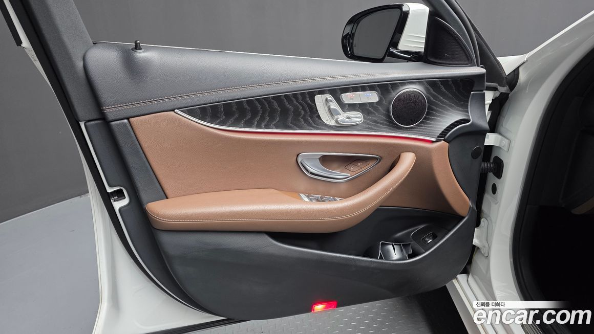 Mercedes-Benz E-Class 2023