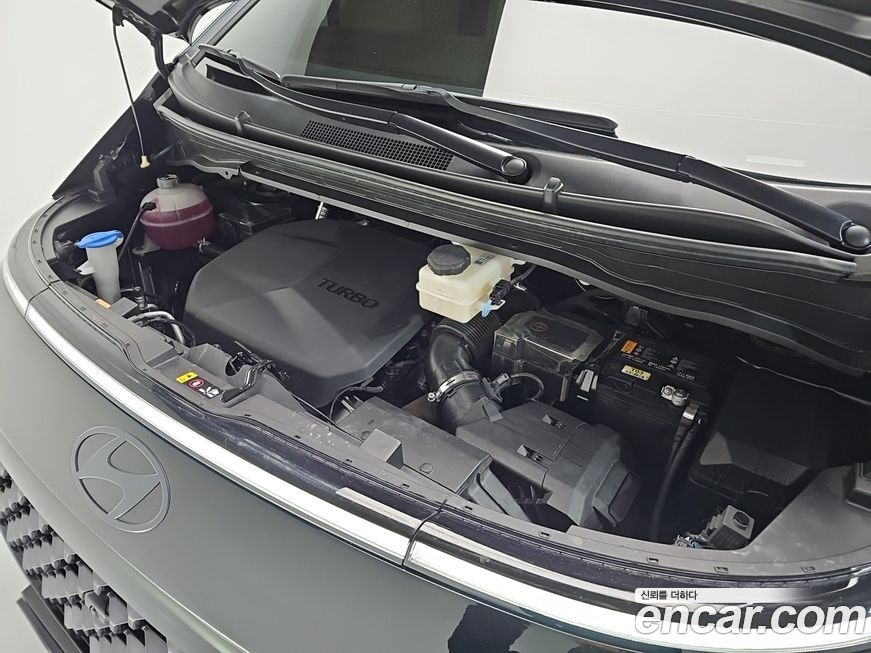 Hyundai Staria 2025