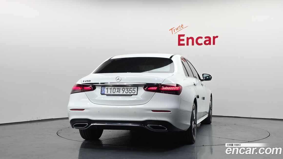 Mercedes-Benz E-Class 2023
