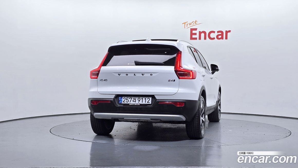 Volvo XC40 2024