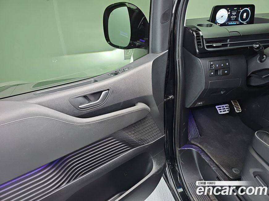 Hyundai Staria 2025