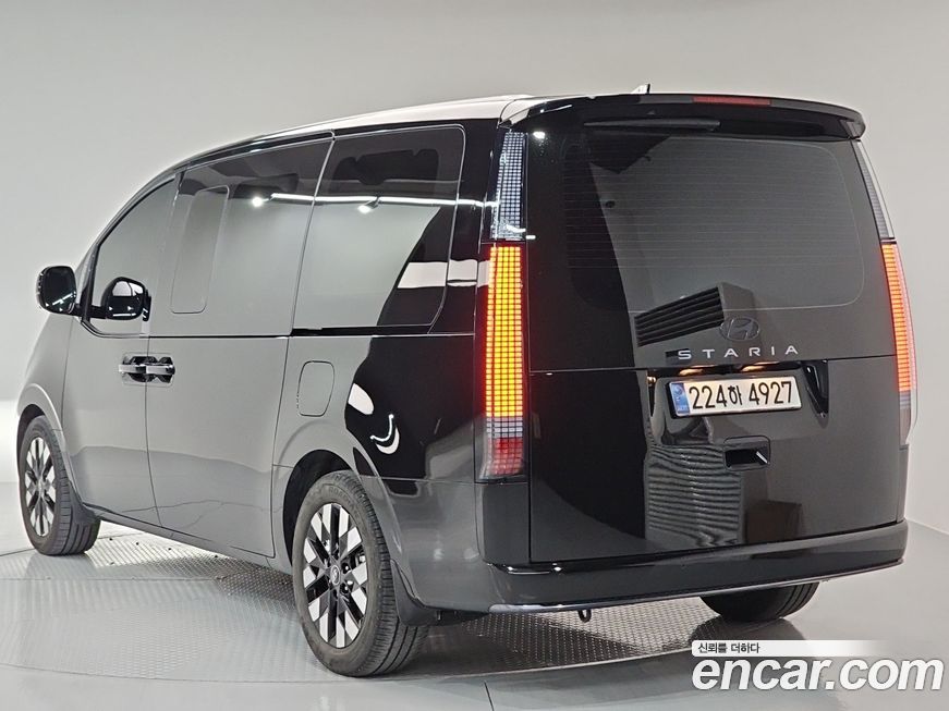 Hyundai Staria 2025