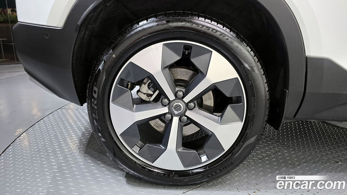 Volvo XC40 2024