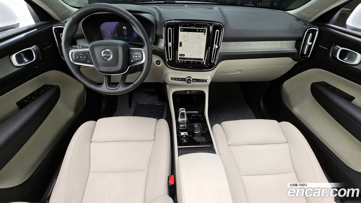 Volvo XC40 2024