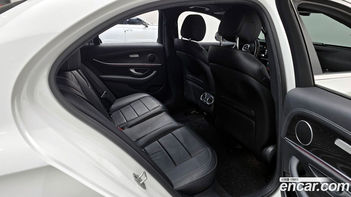 Mercedes-Benz E-Class 2023
