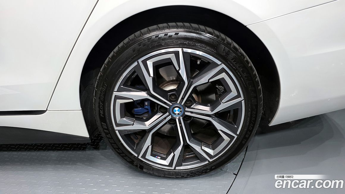 BMW i4 2023