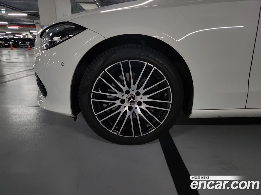 Mercedes-Benz C-Class 2025