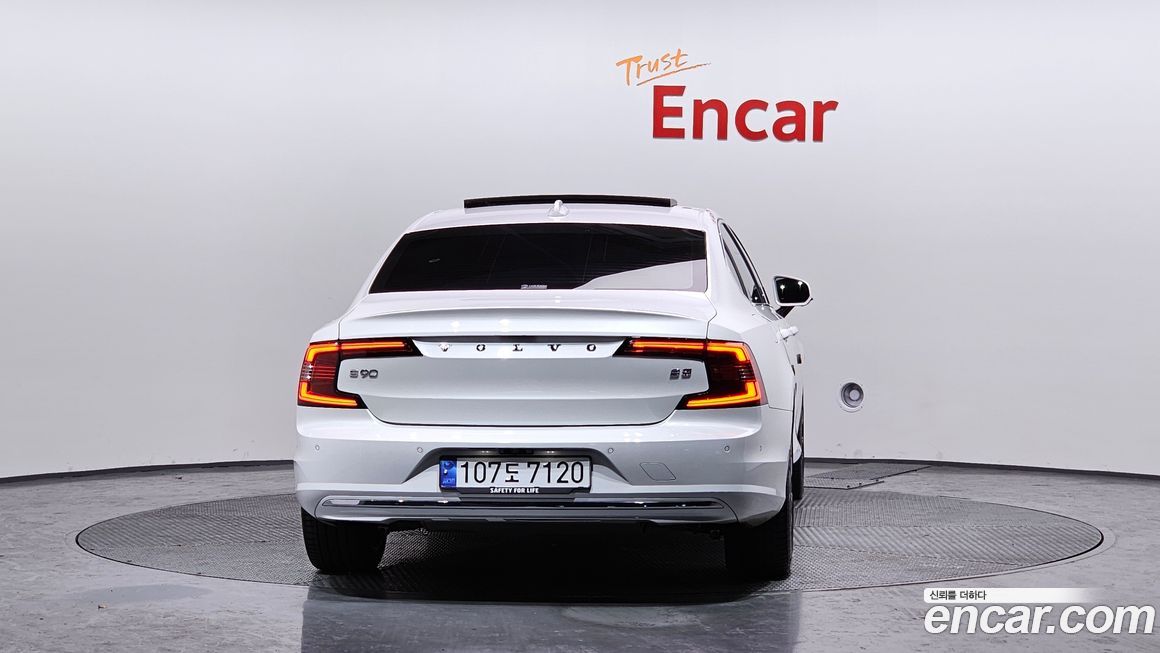 Volvo S90 2024