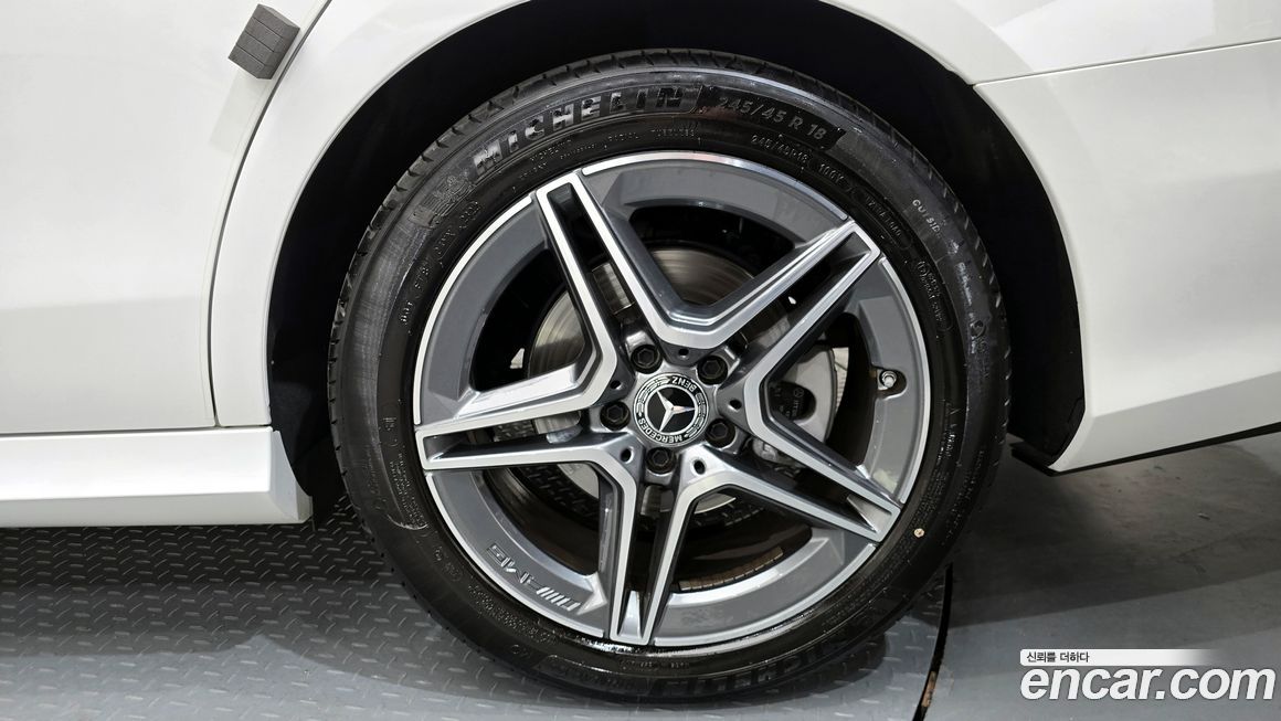 Mercedes-Benz E-Class 2023