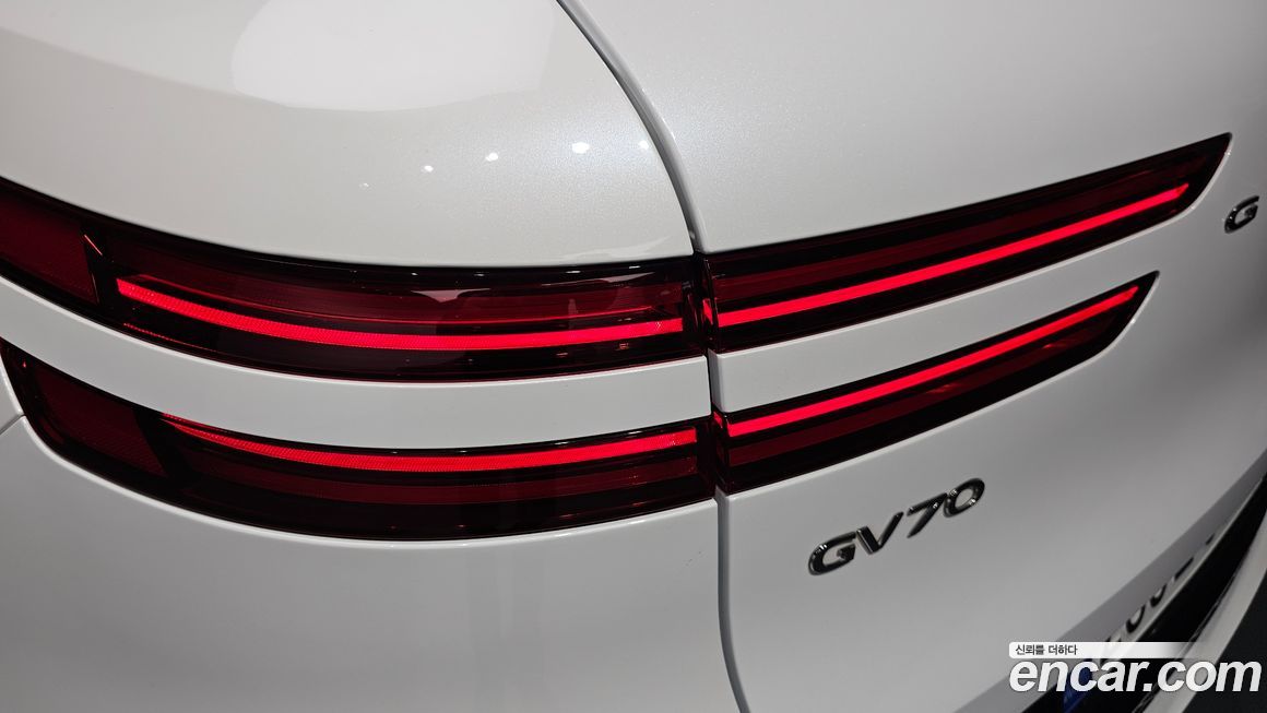 Genesis GV70 2023