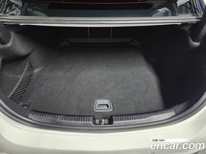 Mercedes-Benz C-Class 2025