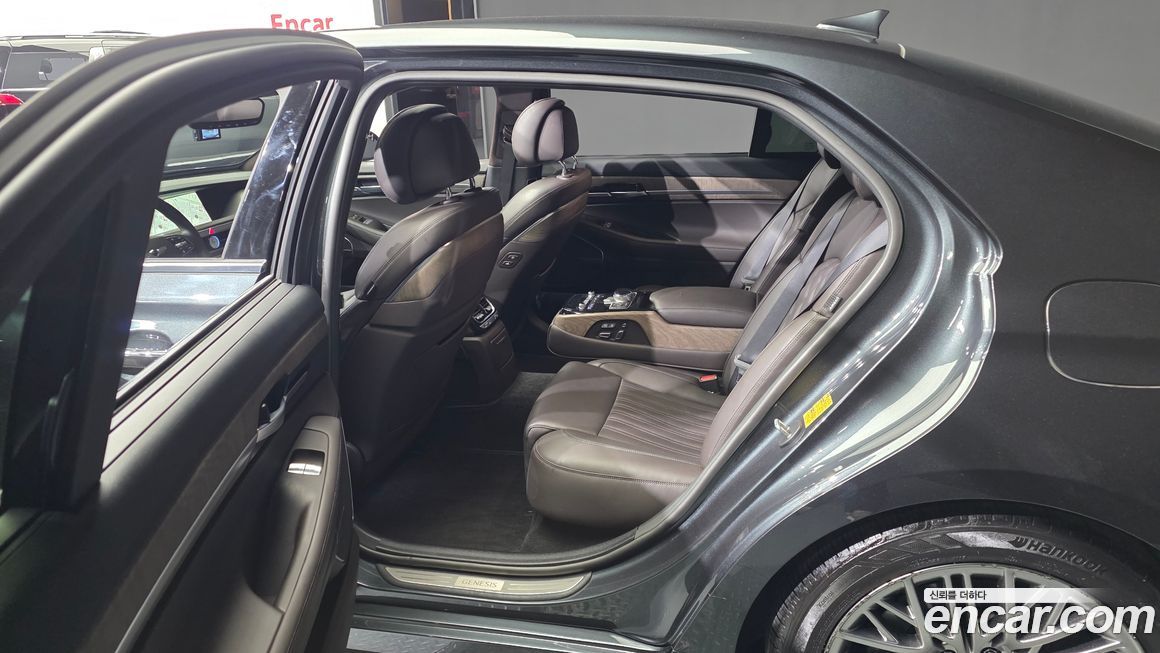 Genesis G90 2021