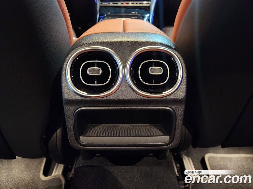 Mercedes-Benz C-Class 2025