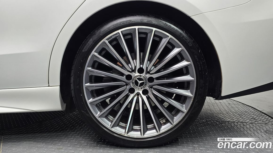 Mercedes-Benz C-Class 2023