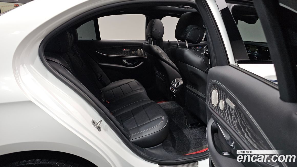 Mercedes-Benz E-Class 2023