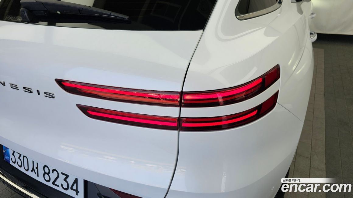 Genesis GV70 2025