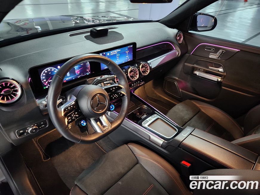 Mercedes-Benz GLB-Class 2025