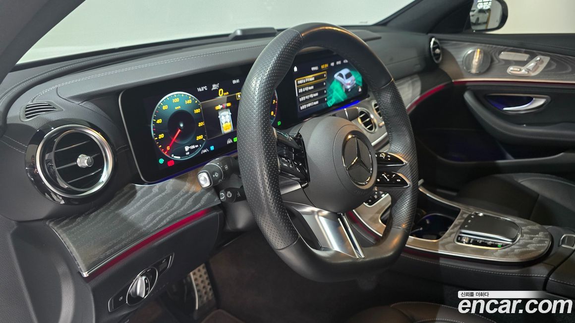 Mercedes-Benz E-Class 2023