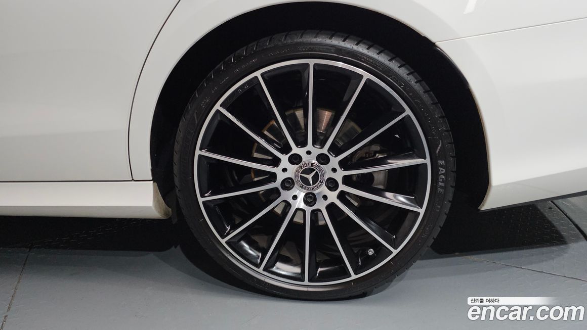 Mercedes-Benz E-Class 2023