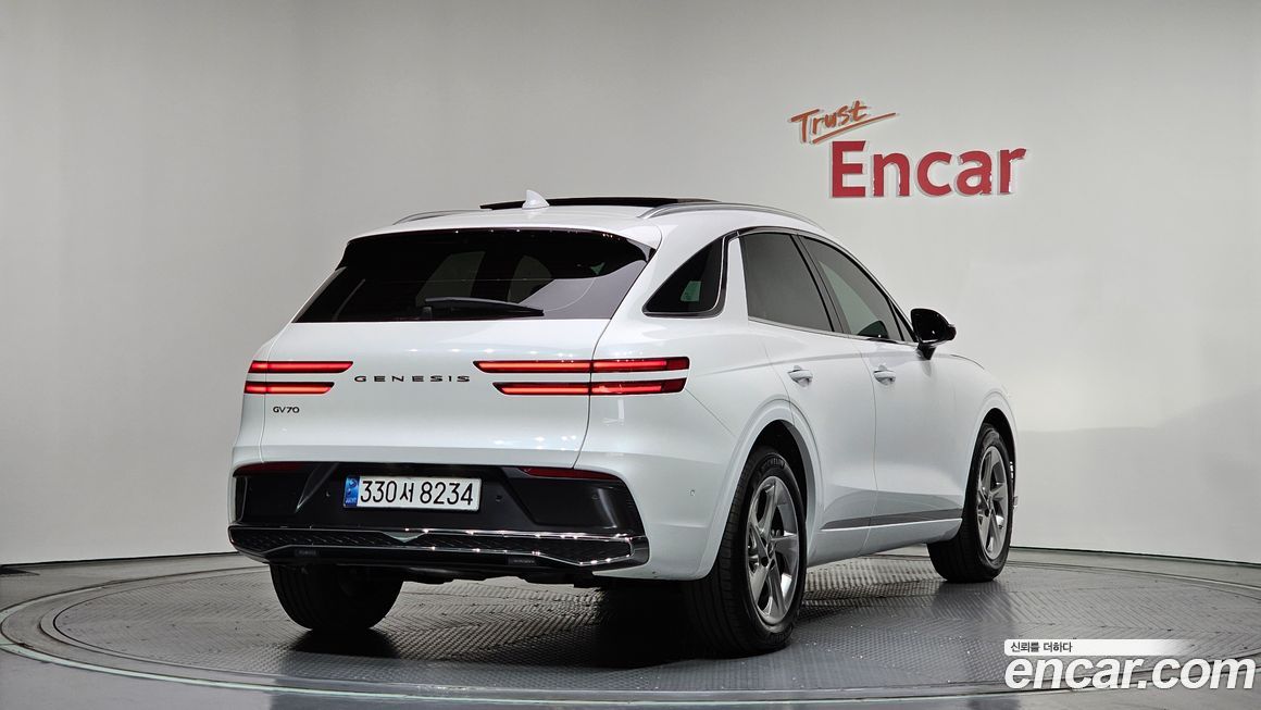 Genesis GV70 2025
