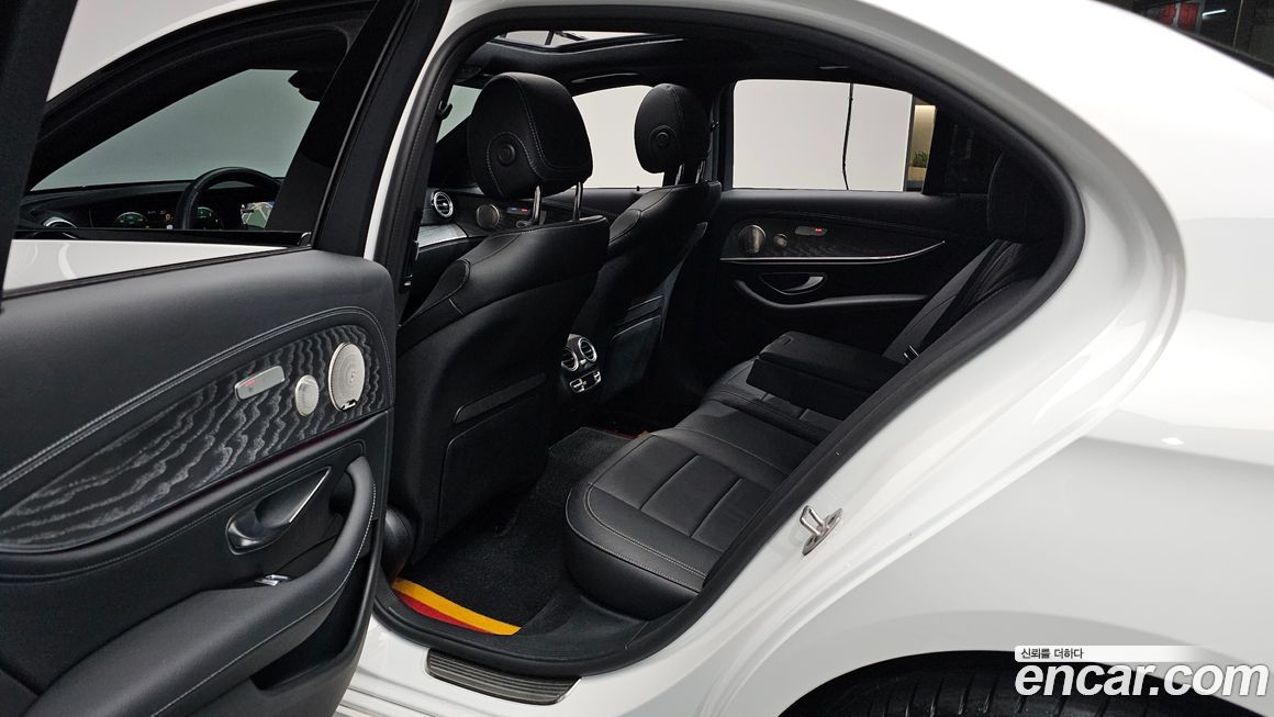 Mercedes-Benz E-Class 2023