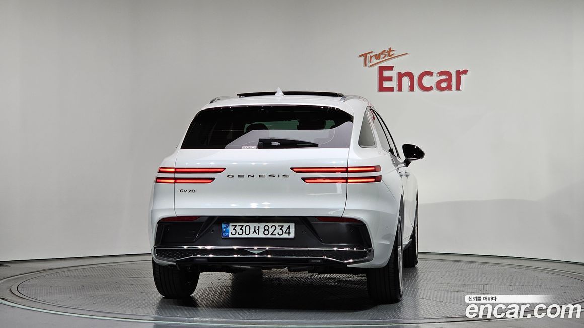 Genesis GV70 2025
