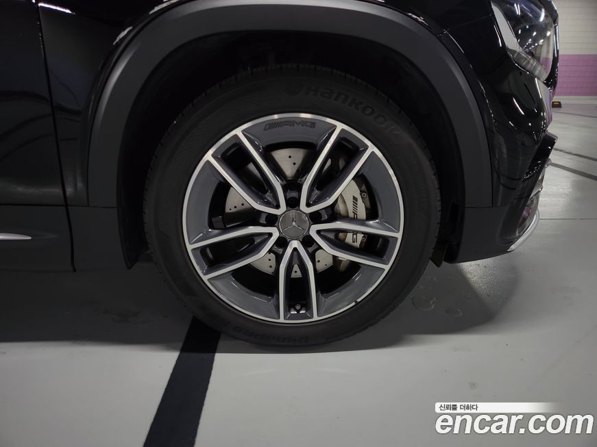 Mercedes-Benz GLB-Class 2025