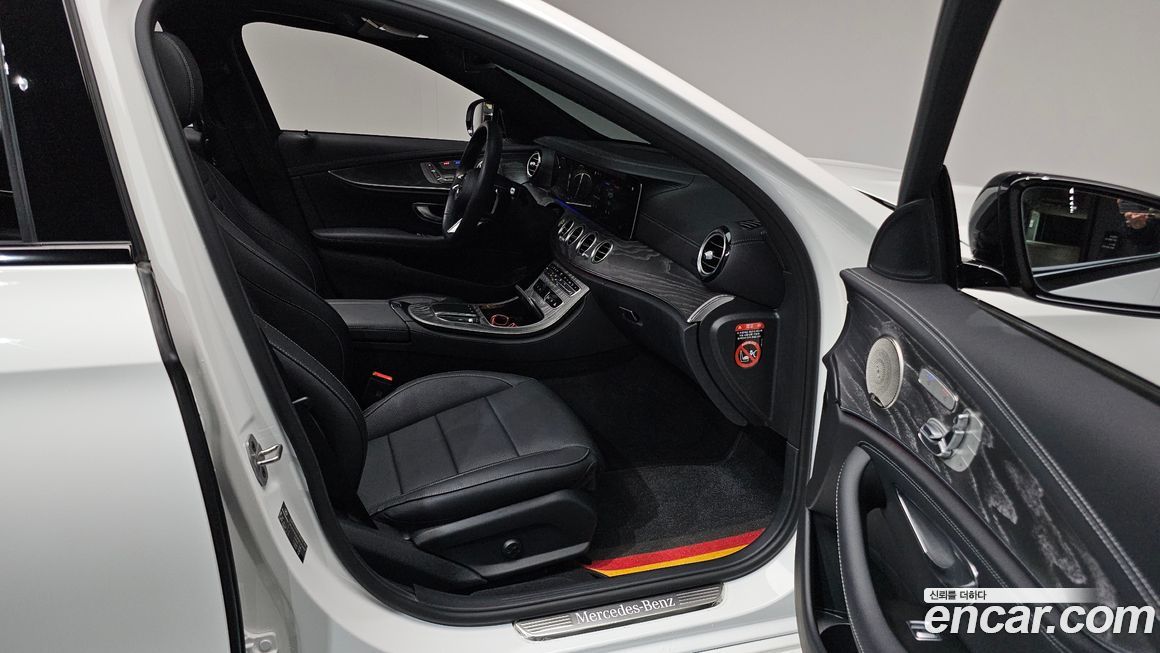 Mercedes-Benz E-Class 2023